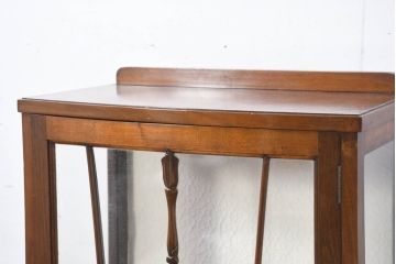 イギリスアンティーク　小振りなサイズが使いやすい猫脚キャビネット(ガラスケース、コレクションケース、ショーケース、飾り棚、陳列棚、収納棚、戸棚、英国、店舗什器)(R-082494)
