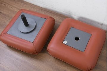 中古　美品　フランス　PRESTIGE(プレステージ)　シックな佇まいの回転式本革オットマン(フットスツール、椅子、イス、レザー)(R-082497)