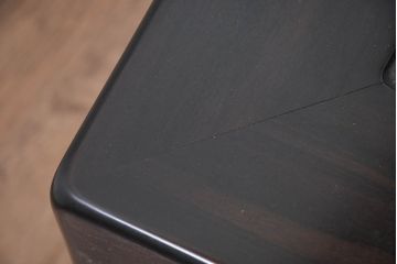 中古　超美品　展示品　縞黒檀(シマコクタン)材　洗練された佇まいが魅力的な座卓(ローテーブル、センターテーブル、リビングテーブル)(定価約70万円)(R-082499)