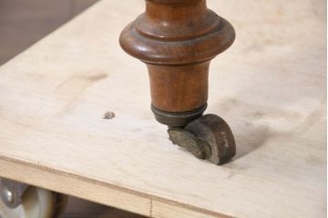 フランスアンティーク　優雅な挽物脚とシンプルな天板のバタフライテーブル(ダイニングテーブル、ドロップリーフテーブル、エクステンションテーブル、食卓、2人掛け、4人掛け、2人用、4人用)(天板に反り、虫食い跡、段差あり)(R-082501)