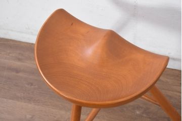 中古　美品　横浜クラシック家具　ダニエル(daniel)　Werner(ワーナー)　こだわり抜いた造りが魅力的!座り心地の良いシューメーカーチェア(スツール、椅子、イス、板座チェア、北欧)(R-082502)