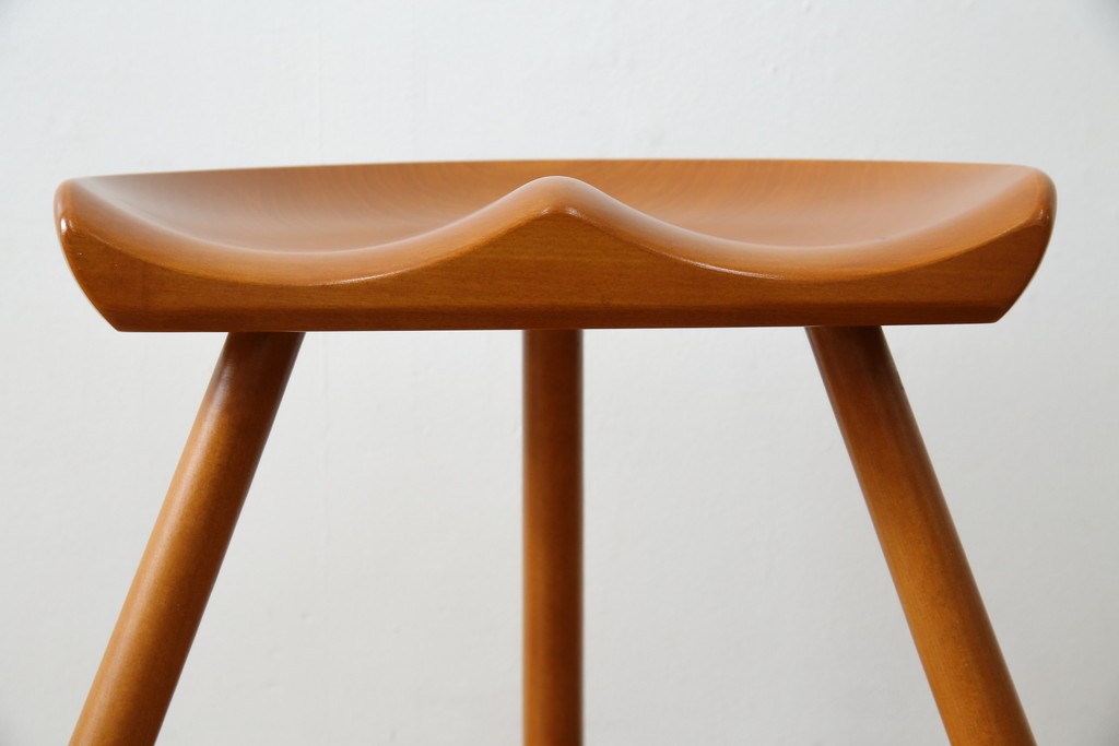 中古　美品　横浜クラシック家具　ダニエル(daniel)とWerner(ワーナー)ダブルネームで製作!　こだわり抜いた造りが魅力的!座り心地の良いシューメーカーチェア　(R-082502)