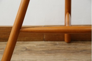 中古　美品　横浜クラシック家具　ダニエル(daniel)とWerner(ワーナー)ダブルネームで製作!　こだわり抜いた造りが魅力的!座り心地の良いシューメーカーチェア　(R-082502)