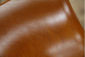 中古　美品　横浜クラシック家具　ダニエル(daniel)とWerner(ワーナー)ダブルネームで製作!　こだわり抜いた造りが魅力的!座り心地の良いシューメーカーチェア　(R-082502)