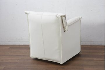中古　美品　B&B Italia(ビーアンドビー イタリア)　 LAURIANETTA(ローリアネッタ)　キャスター付きのモダンかつ機能的な1Pラウンジチェア(一人掛け、1人掛け、1Pソファ、アームソファ)(R-082503)
