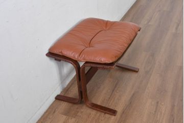 北欧ビンテージ　ノルウェー　ウェストノーファ(Westnofa)　シエスタ　本革(レザー)　気品漂うシックな雰囲気が魅力のオットマン(椅子、イス、フットスツール、ヴィンテージ)(R-082504)