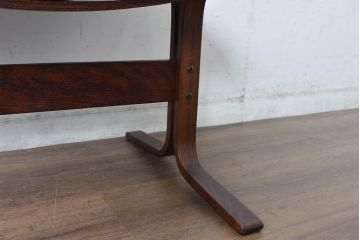 北欧ビンテージ　ノルウェー　ウェストノーファ(Westnofa)　シエスタ　本革(レザー)　気品漂うシックな雰囲気が魅力のオットマン(椅子、イス、フットスツール、ヴィンテージ)(R-082504)