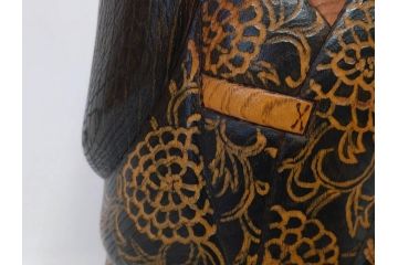 内閣総理大臣賞受賞作家　現代の名工　関口三作　「藍染」　高さ 約36cm　淑やかな美しさ漂う創作こけし(郷土人形玩具、伝統工芸、民芸品、置物、ディスプレイ、木彫、木製)(R-082514)