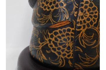 内閣総理大臣賞受賞作家　現代の名工　関口三作　「藍染」　高さ 約36cm　淑やかな美しさ漂う創作こけし(郷土人形玩具、伝統工芸、民芸品、置物、ディスプレイ、木彫、木製)(R-082514)