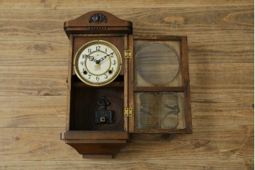 アンティーク時計　希少デザイン　大正から昭和初期　Opal(オパル)　均整の取れた装飾が上品な振り子時計　(R-082545)