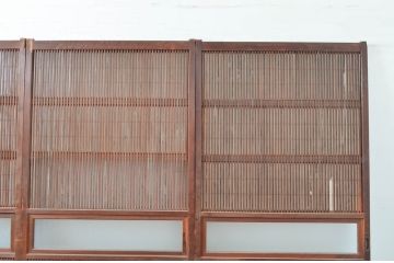 和製アンティーク　腰板欅(ケヤキ)材　どこか懐かしい雰囲気を醸し出す裏障子付き格子戸4枚セット(引き戸、ガラス帯戸、障子戸)(R-082549)