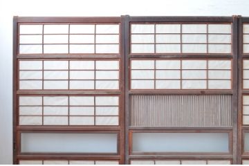 和製アンティーク　腰板欅(ケヤキ)材　どこか懐かしい雰囲気を醸し出す裏障子付き格子戸4枚セット(引き戸、ガラス帯戸、障子戸)(R-082549)