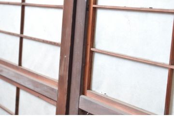 和製アンティーク　腰板欅(ケヤキ)材　どこか懐かしい雰囲気を醸し出す裏障子付き格子戸4枚セット(引き戸、ガラス帯戸、障子戸)(R-082549)