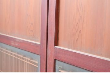 アンティーク建具　両面ガラス　赤みがかった木色が趣のある組子入りのガラス帯戸4枚セット(引き戸、板戸、ガラス戸、帯戸)(R-082551)