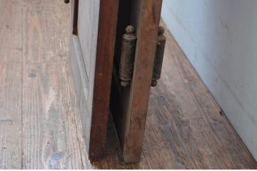 アンティーク建具　昔懐かしいレトロな雰囲気漂うモールガラス入り両開きドア1対2枚セット(扉、木製扉、ガラス扉)(R-082556)