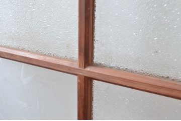 アンティーク建具　使いこまれた風合いが味わい深いガラス戸1枚(引き戸、建具)(R-082560)