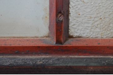 アンティーク建具　赤みがかった色合いが上質な和の雰囲気を演出するガラス帯戸1枚(引き戸、板戸)(R-082561)