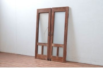 アンティーク建具　レトロな空間づくりおすすめな両開き窓2枚セット(1対、扉、ガラス戸、ガラス扉)(R-082562)