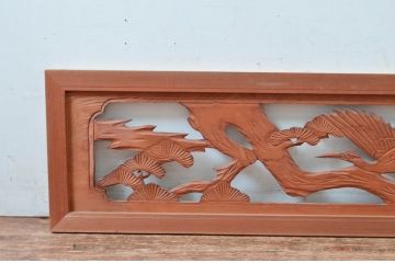 ビンテージ建具　鶴と松の図柄が魅力的な彫刻欄間2枚セット(明かり取り、明り取り、ヴィンテージ)(R-082576)