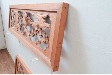 ビンテージ建具　鶴と松の図柄が魅力的な彫刻欄間2枚セット(明かり取り、明り取り、ヴィンテージ)(R-082576)