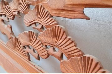 ビンテージ建具　鶴と松の図柄が魅力的な彫刻欄間2枚セット(明かり取り、明り取り、ヴィンテージ)(R-082577)