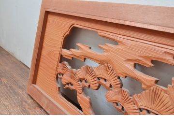 ビンテージ建具　鶴と松の図柄が魅力的な彫刻欄間2枚セット(明かり取り、明り取り、ヴィンテージ)(R-082577)