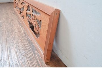ビンテージ建具　鶴と松の図柄が魅力的な彫刻欄間2枚セット(明かり取り、明り取り、ヴィンテージ)(R-082577)