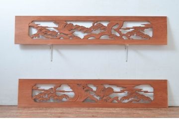 ビンテージ建具　鷹(タカ)と松の図柄が和の空間を演出してくれる彫刻欄間2枚セット(明かり取り、明り取り、ヴィンテージ)(R-082578)