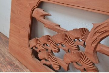 ビンテージ建具　鷹(タカ)と松の図柄が和の空間を演出してくれる彫刻欄間2枚セット(明かり取り、明り取り、ヴィンテージ)(R-082578)
