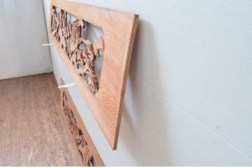 ビンテージ建具　鷹(タカ)と松の図柄が和の空間を演出してくれる彫刻欄間2枚セット(明かり取り、明り取り、ヴィンテージ)(R-082578)