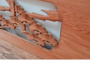 ビンテージ建具　鷹(タカ)と松の図柄が和の空間を演出してくれる彫刻欄間2枚セット(明かり取り、明り取り、ヴィンテージ)(R-082578)