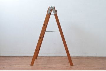 和製アンティーク　美品　樫(カシ)材　時代を重ねた味わいのある脚立つ(ステップ、ラダー、はしご、梯子、木製)(R-082591)