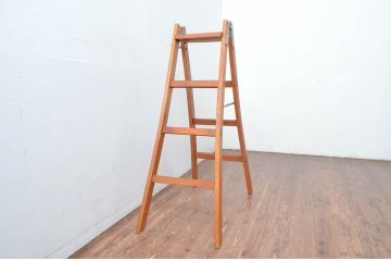 和製アンティーク　美品　樫(カシ)材　時代を重ねた味わいのある脚立つ(ステップ、ラダー、はしご、梯子、木製)(R-082591)