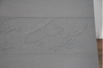 中古　超美品　元祖軽井沢彫　大坂屋家具店　随所に施された桜の彫りに目を奪われる大型ダイニングテーブル(軽井沢彫り、食卓、作業台、4人掛け、6人掛け、4人用、6人用)(定価約120万円)(R-082594)