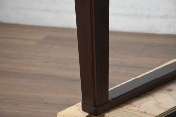 中古　超美品　元祖軽井沢彫　大坂屋家具店　随所に施された桜の彫りに目を奪われる大型ダイニングテーブル(軽井沢彫り、食卓、作業台、4人掛け、6人掛け、4人用、6人用)(定価約120万円)(R-082594)