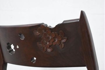 中古　超美品　元祖軽井沢彫　大坂屋家具店　繊細な桜の彫りが見事なKチェア4脚セット(軽井沢彫り、ダイニングチェア、椅子、イス、透かし彫り、バラ売り可能)(定価4脚で約100万円)(R-082595)