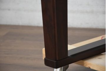 中古　超美品　元祖軽井沢彫　大坂屋家具店　随所に施された桜の彫りに目を奪われる大型ダイニングテーブル(軽井沢彫り、食卓、作業台、4人掛け、6人掛け、4人用、6人用)(定価約120万円)(R-082596)