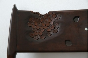 中古　超美品　元祖軽井沢彫　大坂屋家具店　繊細な桜の彫りが見事なKチェア4脚セット　定価(4脚合計)約100万円　(R-082597)