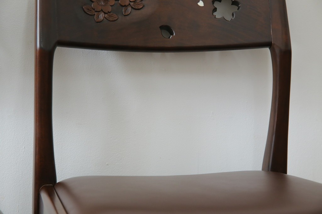 中古　超美品　元祖軽井沢彫　大坂屋家具店　繊細な桜の彫りが見事なKチェア4脚セット　定価(4脚合計)約100万円　(R-082597)