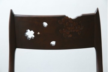中古　超美品　元祖軽井沢彫　大坂屋家具店　繊細な桜の彫りが見事なKチェア4脚セット　定価(4脚合計)約100万円　(R-082597)