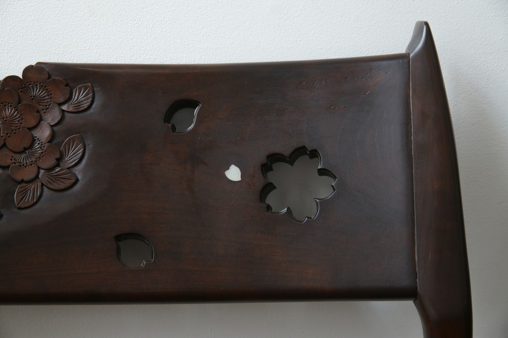 中古　超美品　元祖軽井沢彫　大坂屋家具店　繊細な桜の彫りが見事なKチェア4脚セット　定価(4脚合計)約100万円　(R-082597)