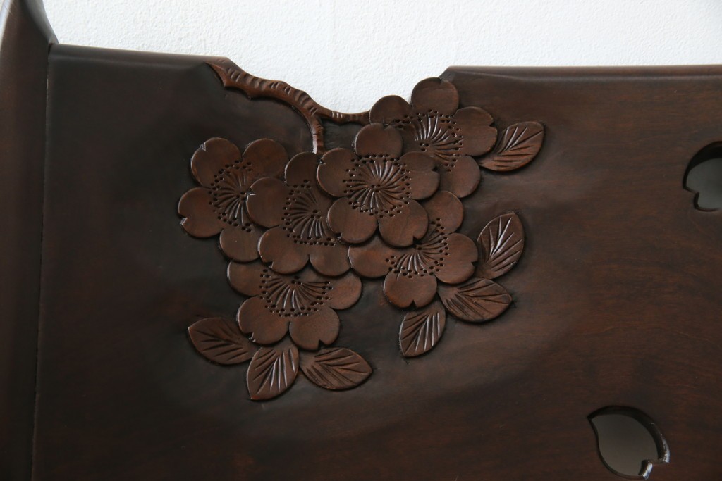 中古　超美品　元祖軽井沢彫　大坂屋家具店　繊細な桜の彫りが見事なKチェア4脚セット　定価(4脚合計)約100万円　(R-082597)