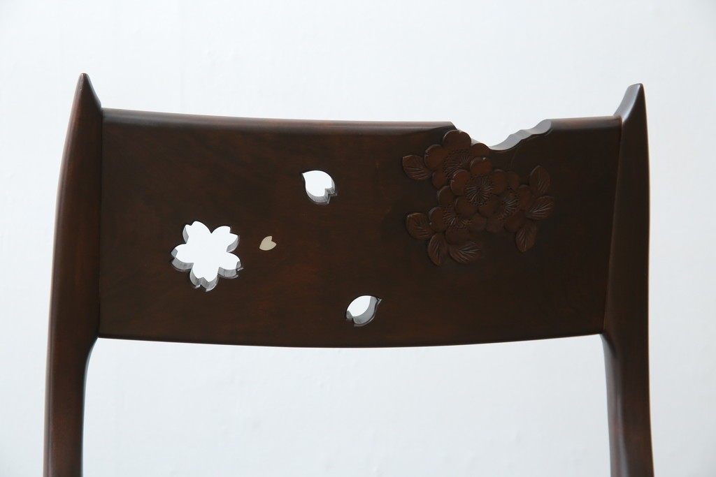 中古　超美品　元祖軽井沢彫　大坂屋家具店　繊細な桜の彫りが見事なKチェア4脚セット　定価(4脚合計)約100万円　(R-082597)