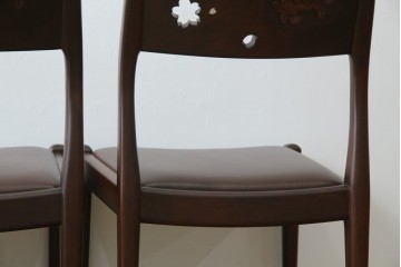 中古　超美品　元祖軽井沢彫　大坂屋家具店　繊細な桜の彫りが見事なKチェア4脚セット　定価(4脚合計)約100万円　(R-082597)