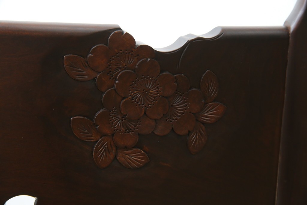 中古　超美品　元祖軽井沢彫　大坂屋家具店　繊細な桜の彫りが見事なKチェア4脚セット　定価(4脚合計)約100万円　(R-082597)