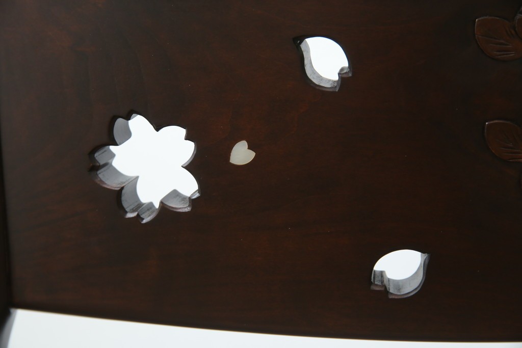 中古　超美品　元祖軽井沢彫　大坂屋家具店　繊細な桜の彫りが見事なKチェア4脚セット　定価(4脚合計)約100万円　(R-082597)