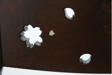 中古　超美品　元祖軽井沢彫　大坂屋家具店　繊細な桜の彫りが見事なKチェア4脚セット　定価(4脚合計)約100万円　(R-082597)