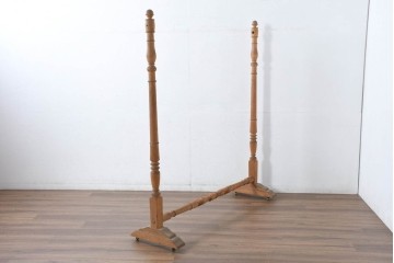 フランスヴィンテージ　在庫5台有り　挽物(ターニングレッグ)フレーム　挽き物細工が美しいデザインのハンガーラック　(R-082599)