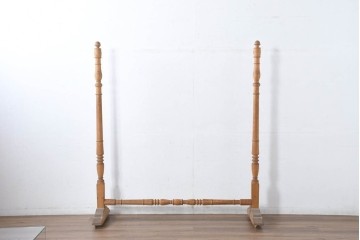 フランスヴィンテージ　在庫5台有り　挽物(ターニングレッグ)フレーム　挽き物細工が美しいデザインのハンガーラック　(R-082599)