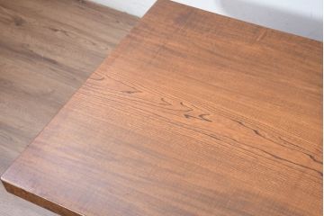 中古　美品　極厚天板　栓材　一枚板　側面玉杢材　美しい杢目が魅力の座卓(ローテーブル、センターテーブル、リビングテーブル)(R-082600)